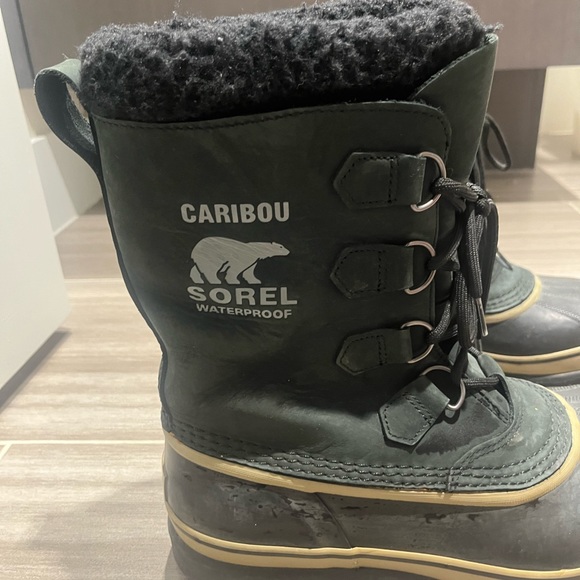 Men’s Sorel Caribou Boots. Super warm and only worn infrequently - Picture 4 of 6